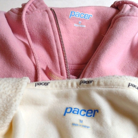 Pacers Zip up off white & Pink Women's size medium 80% cotton 20% polyester - Picture 3 of 9